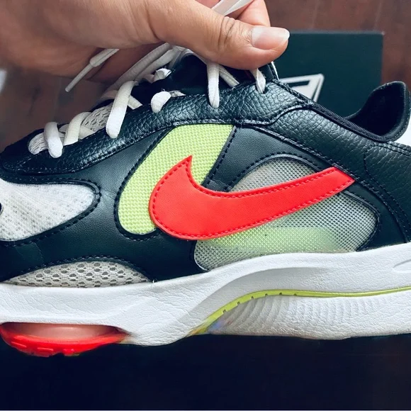 Nike Sneakers - Picture 6 of 7